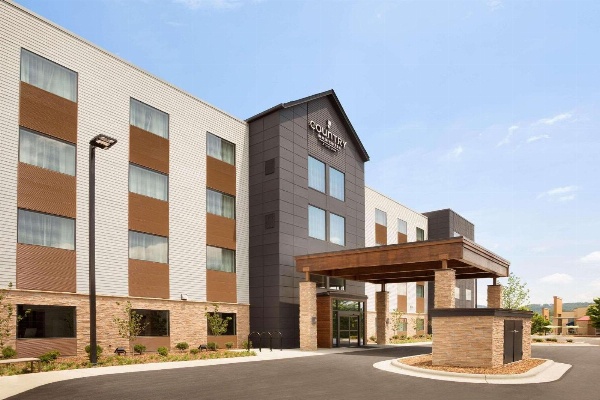 Country Inn & Suites by Radisson Asheville River Arts District image 1