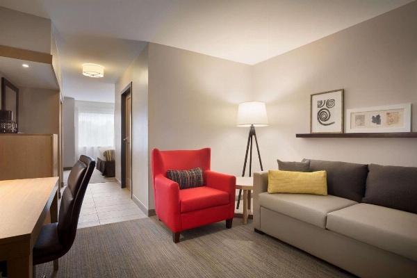 Country Inn & Suites by Radisson Asheville River Arts District image 5